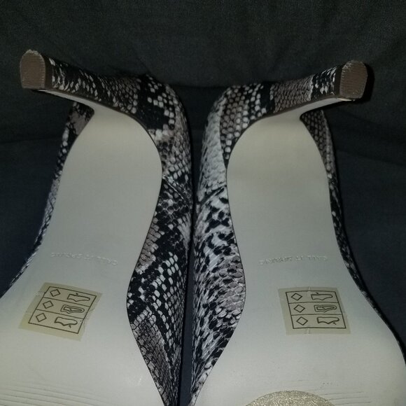 Snakeskin Stilettos - Picture 7 of 8